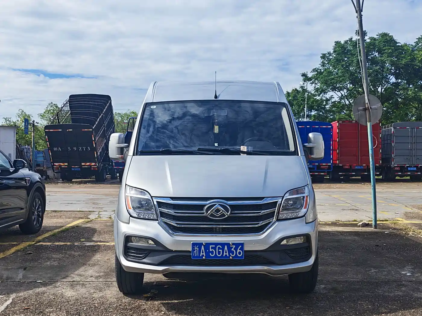 Photo 4 - SAIC Maxus Xintu V80