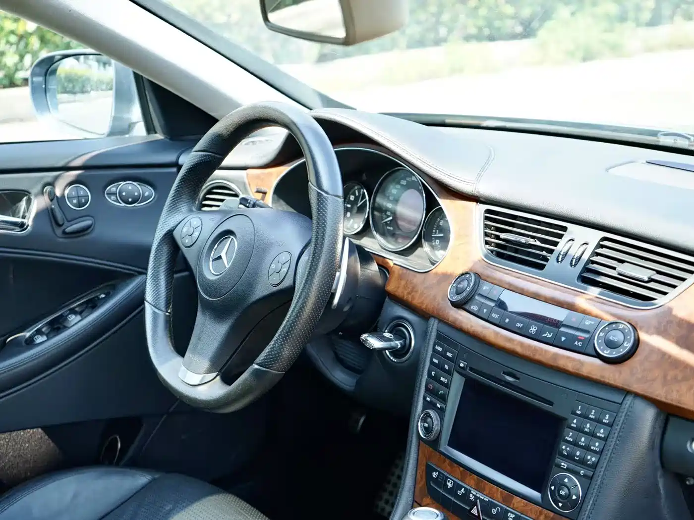 Mercedes-Benz CLS AMG 2008 AMG CLS 63 фото 9