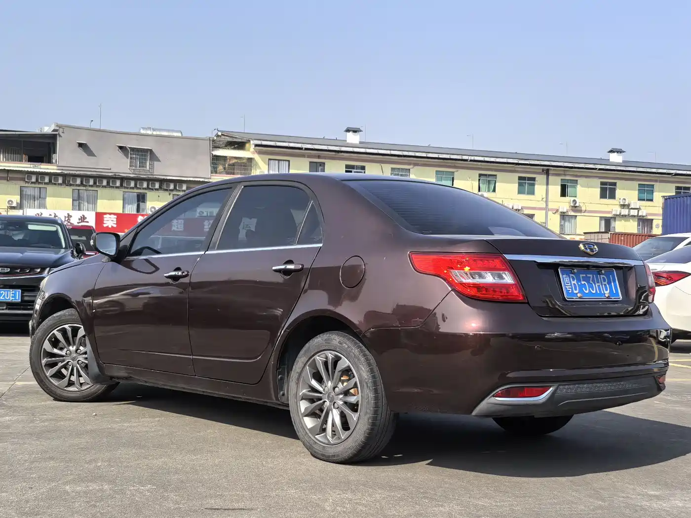 Фото 5 - Geely Vision