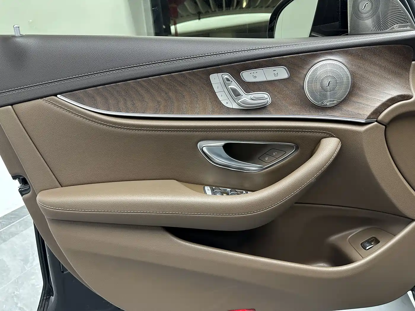 Mercedes-Benz E-Class 2023 E 300 L Fashion фото 23