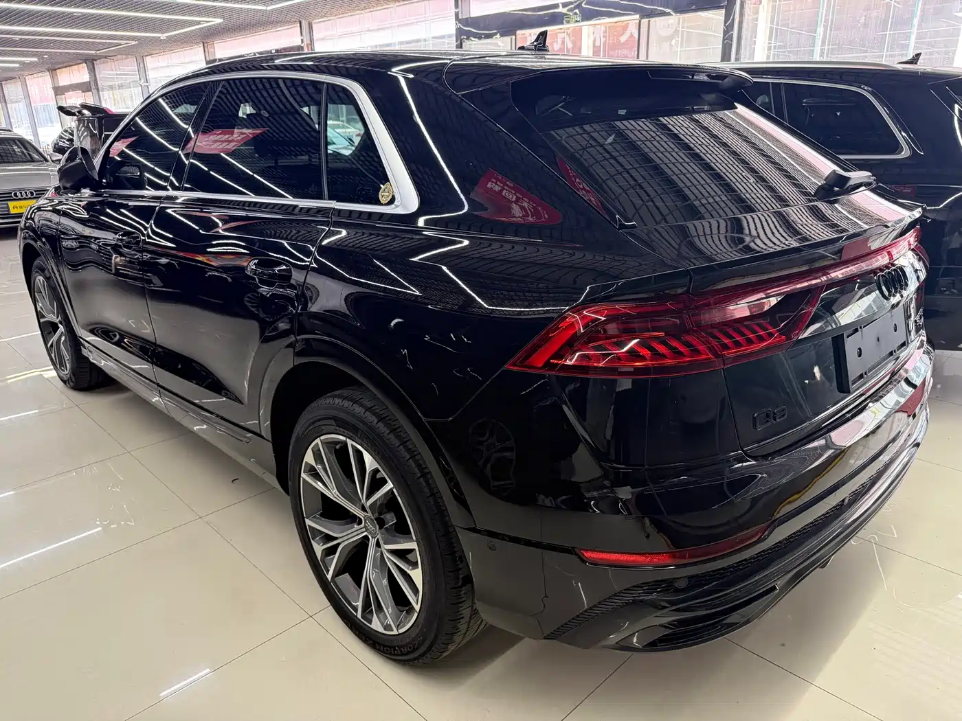 Audi Q8 2019 55 TFSI Luxury Dynamic фото 5