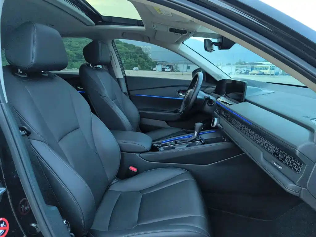 Photo 17 - Honda Accord