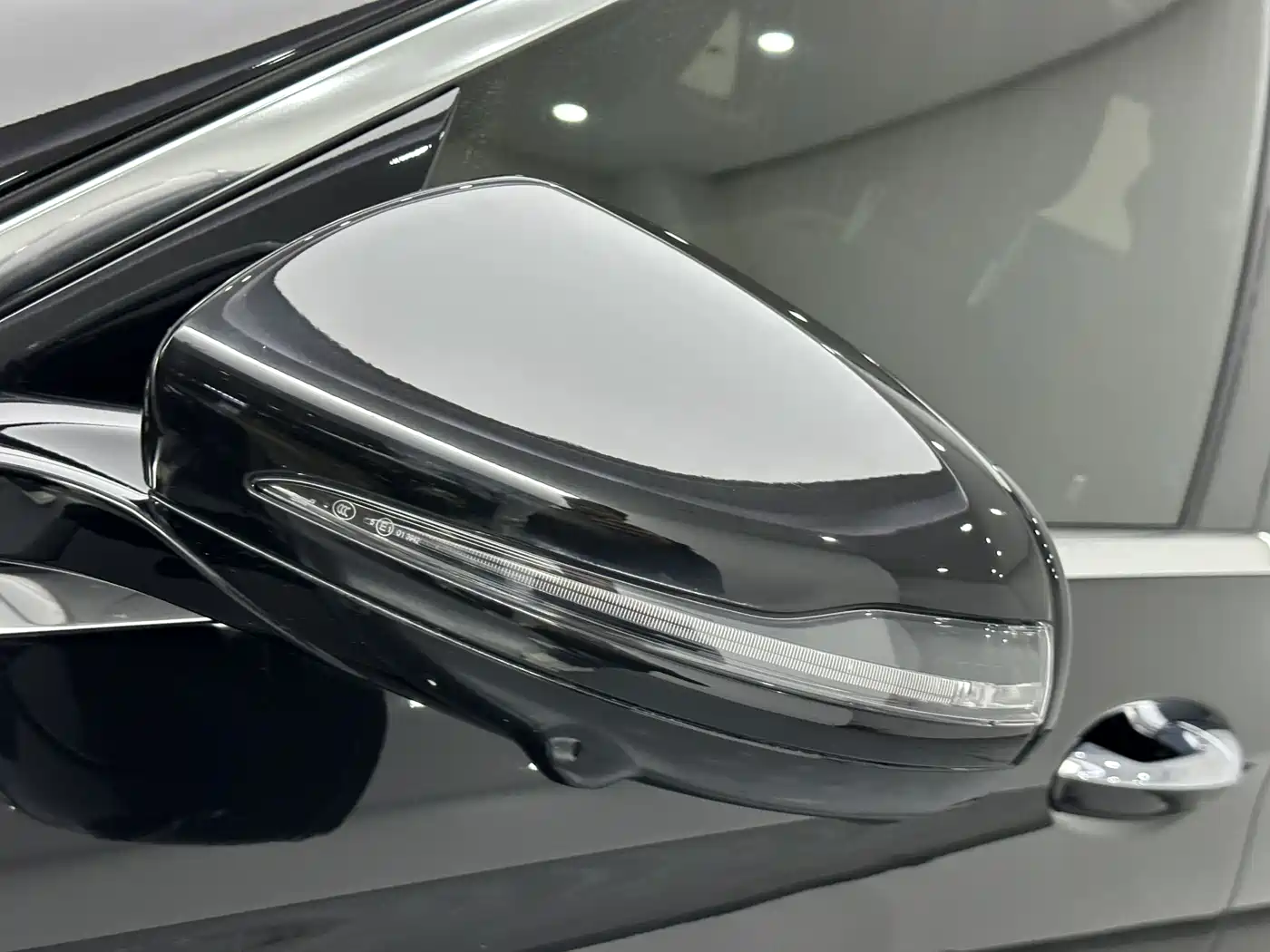 Mercedes-Benz E-Class 2023 E 300 L Fashion фото 21