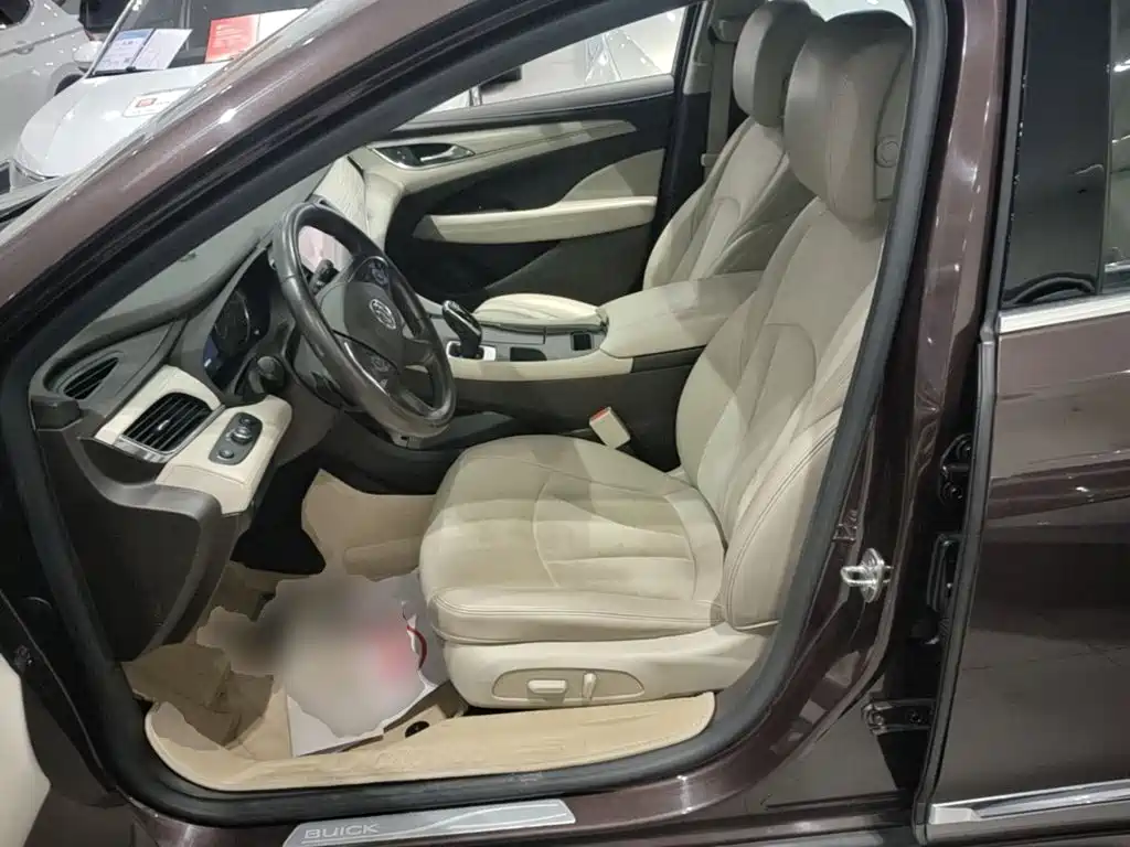 Photo 15 - Buick LaCrosse