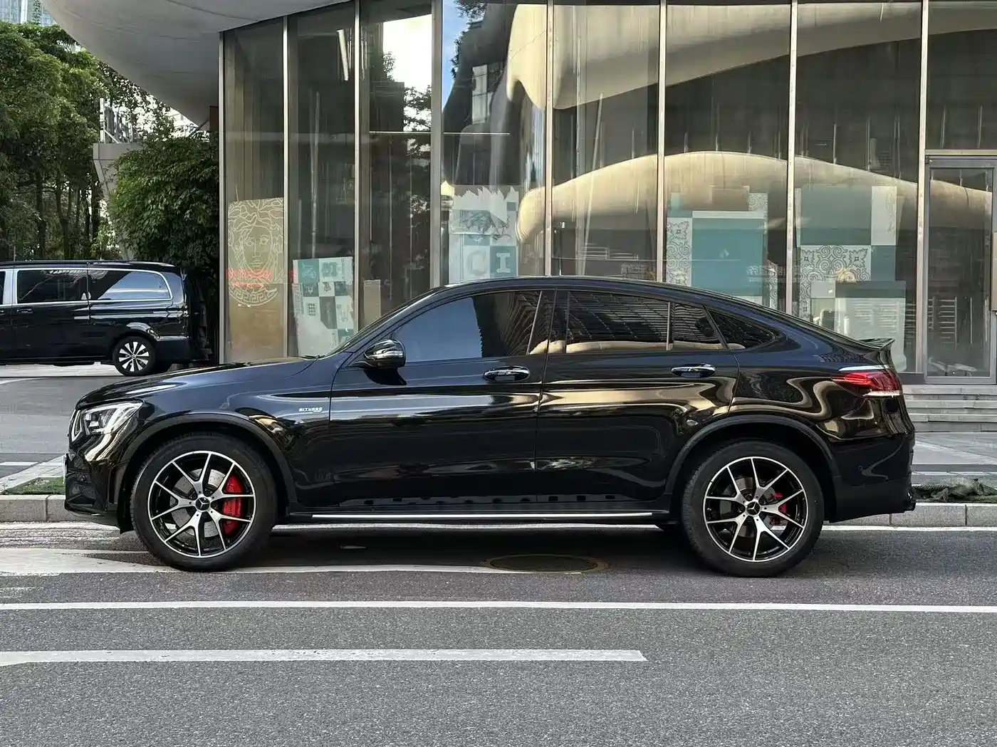 Mercedes-Benz GLC Coupe AMG 2022 AMG GLC 43 4MATIC Coupe SUV фото 3