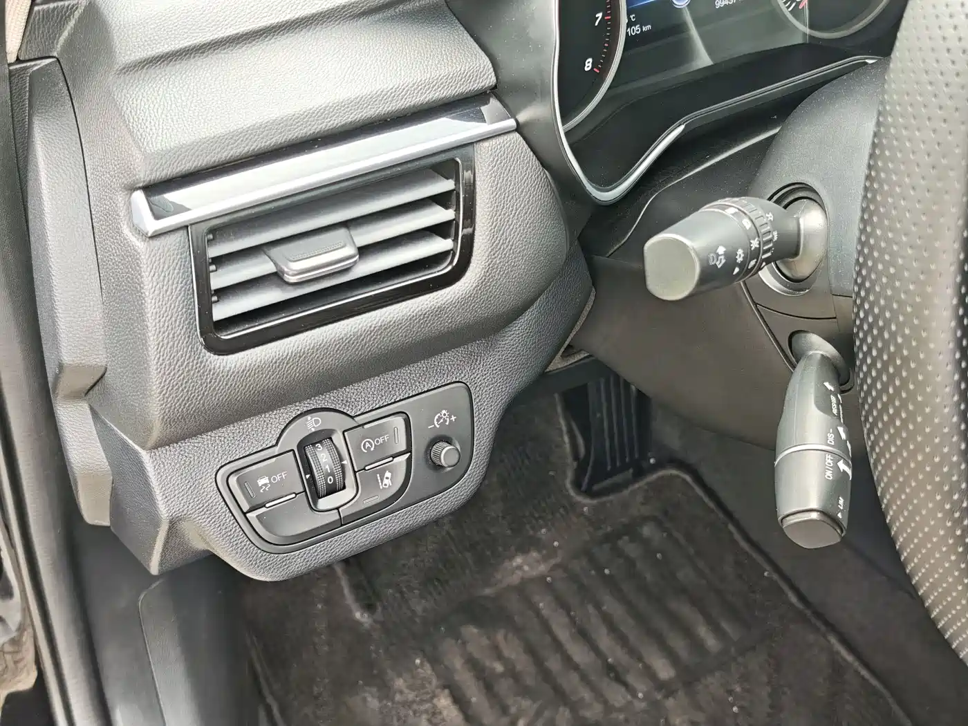 Hongqi H5 2020 1.8T Automatic Smart Connection Qi Enjoy Edition фото 12
