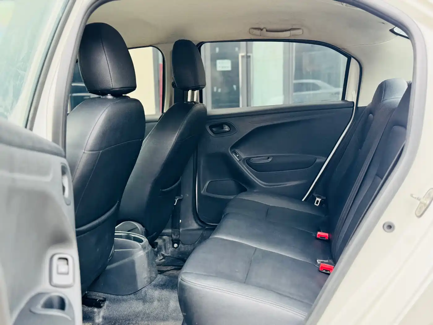 Peugeot 301 2016 1.6L Auto Comfort Edition фото 12