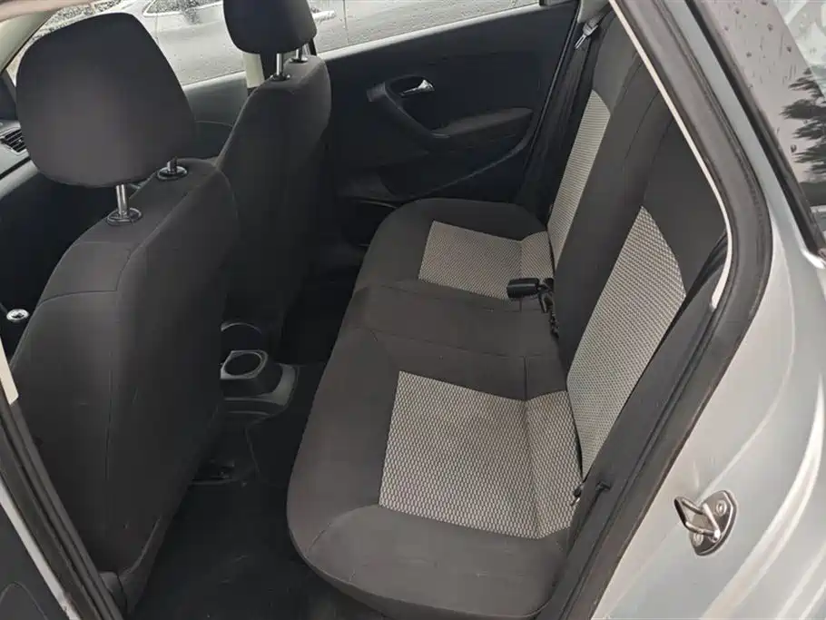 Volkswagen Polo 2013 1.4L Manual Trend Edition фото 11