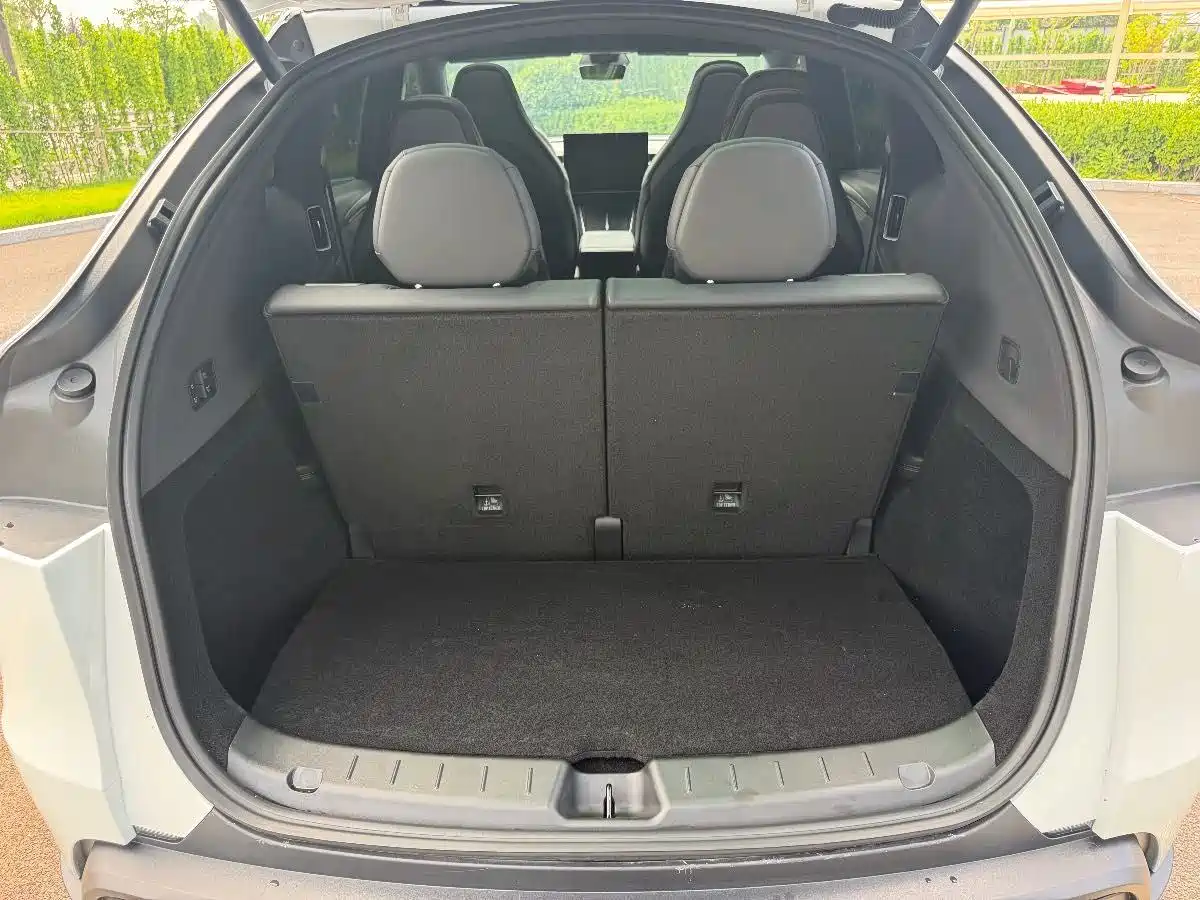 Tesla Model Y L 2025 2025 Facelift Long Range AWD
