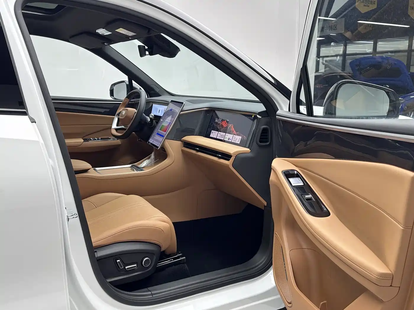 Geely Galaxy Galaxy L7 2025 EM-i 115km Explorer+ Edition фото 17
