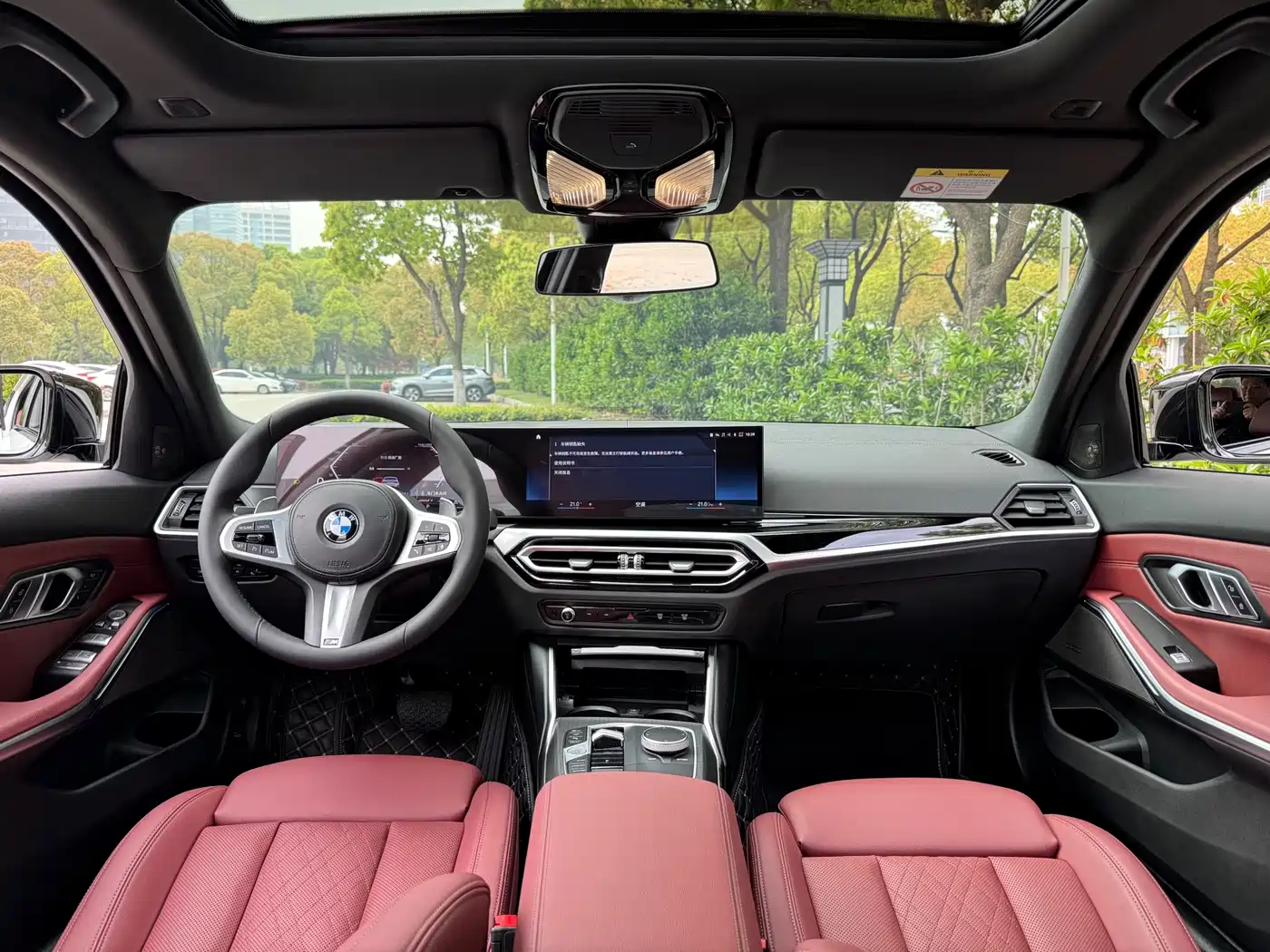 BMW 3 Series 2023 325i M Sport Black Night Package фото 12