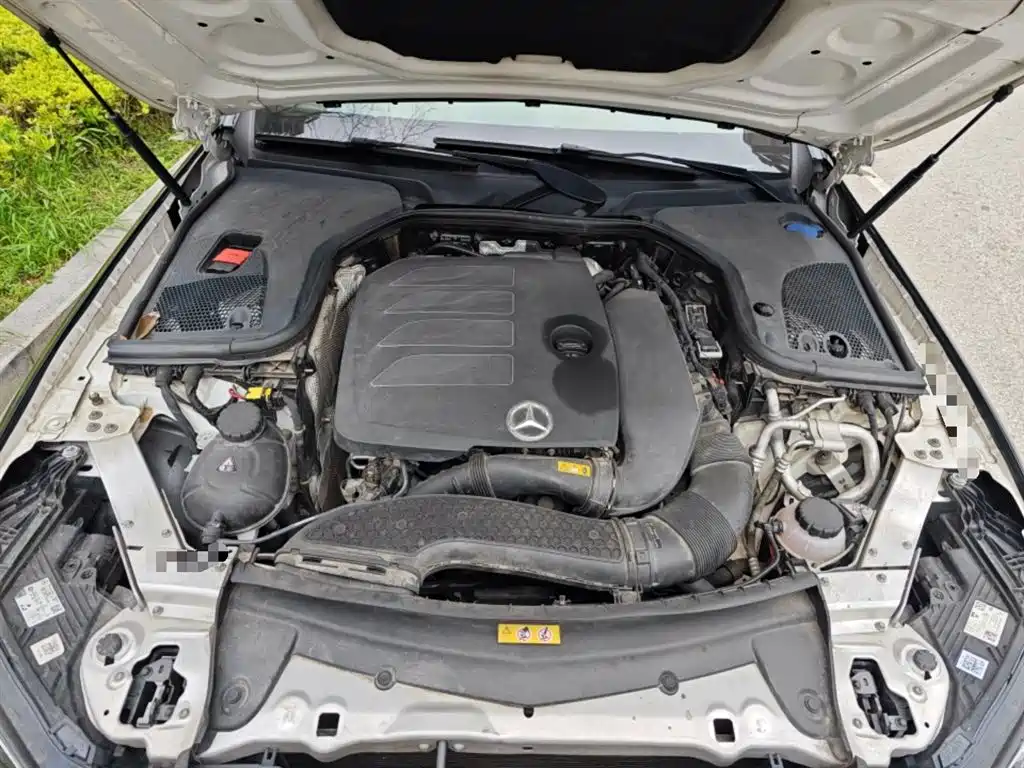 MERCEDES-BENZ E-CLASS (IMPORTED)