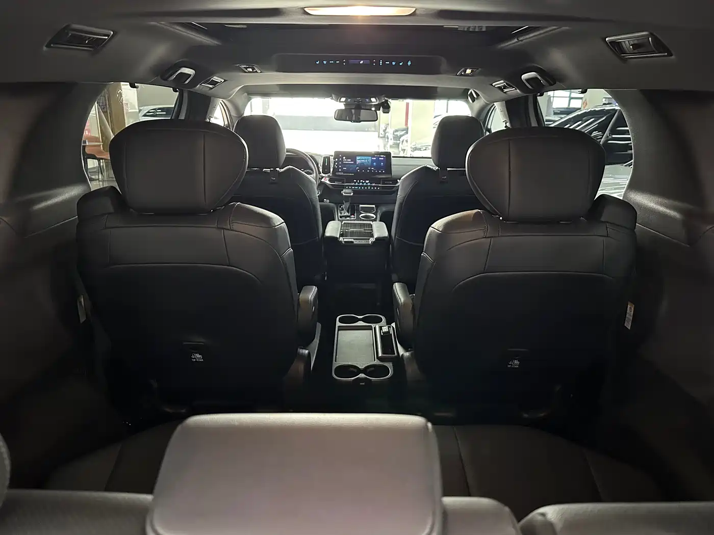 Toyota Sienna 2021 2.5L Hybrid Ultimate Edition фото 11