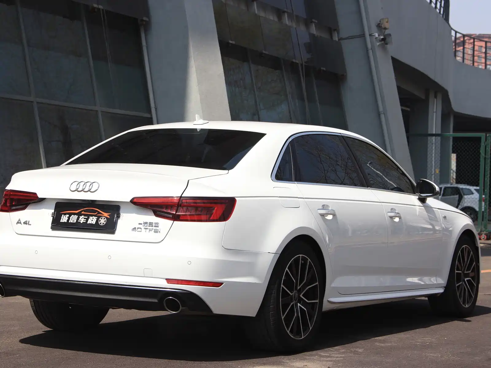 Фото 7 - Audi A4L