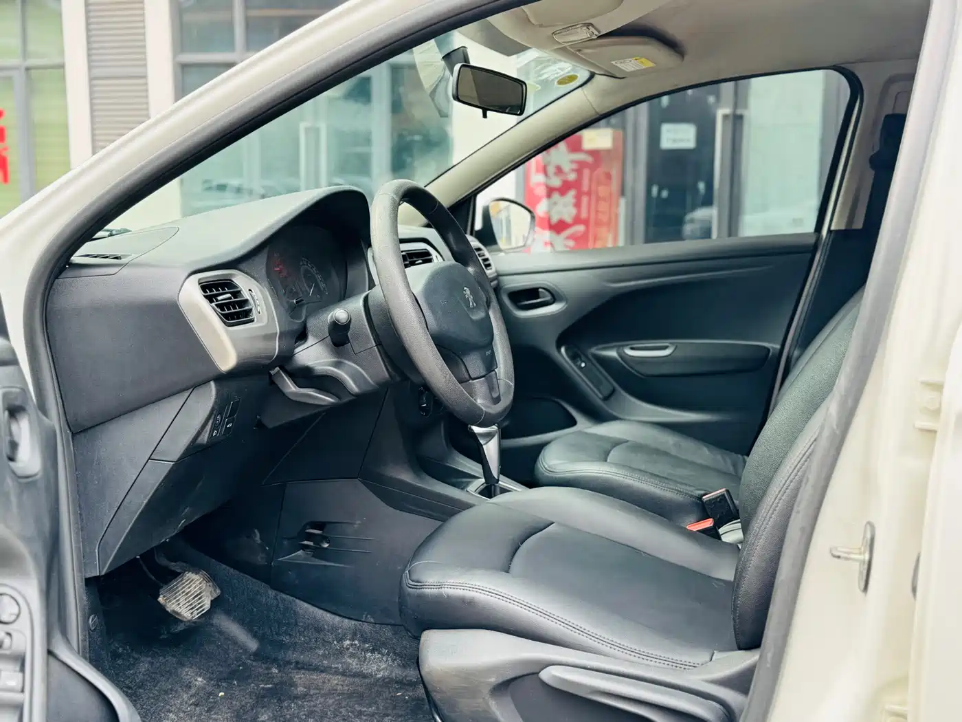 Peugeot 301 2016 1.6L Auto Comfort Edition фото 11
