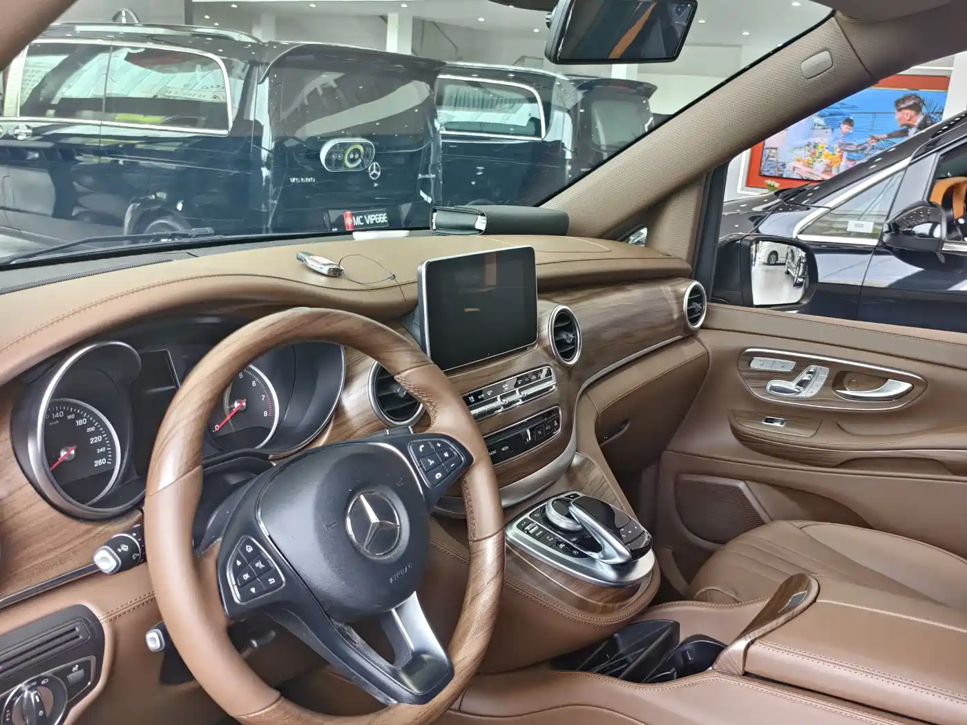 Mercedes-Benz V-Class 2018 V 260 Navigator Edition China VI фото 5