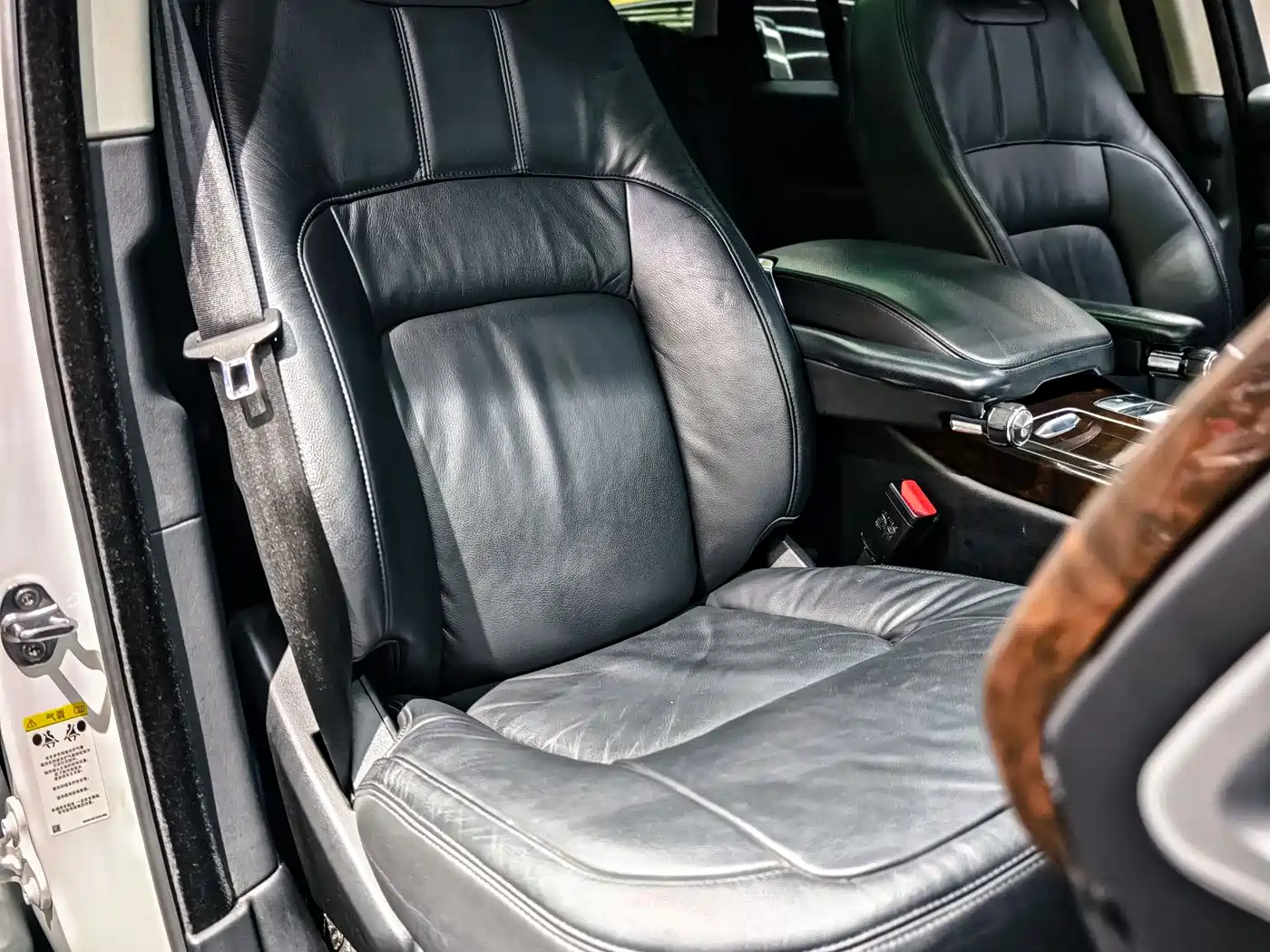 Land Rover Range Rover 2021 3.0 L6 Golden Age Edition фото 14
