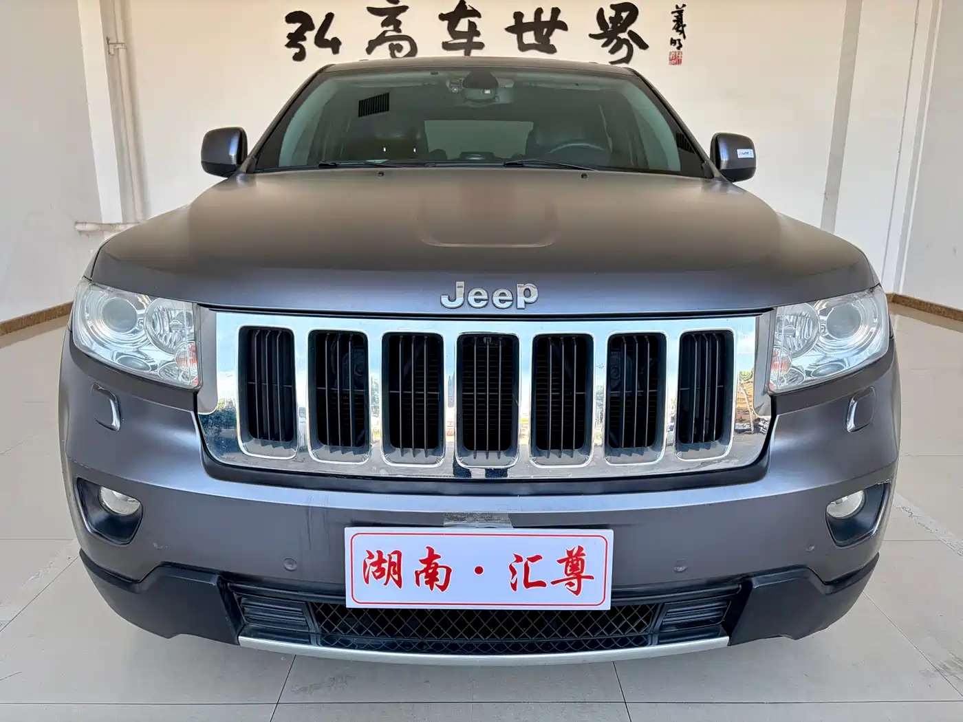 Jeep Grand Cherokee (Import) 2012 2011 3.6L Luxury Edition