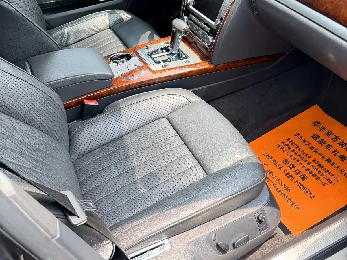 Volkswagen Phaeton 2011 3.6L V6 5-Seater Extended Comfort фото 20