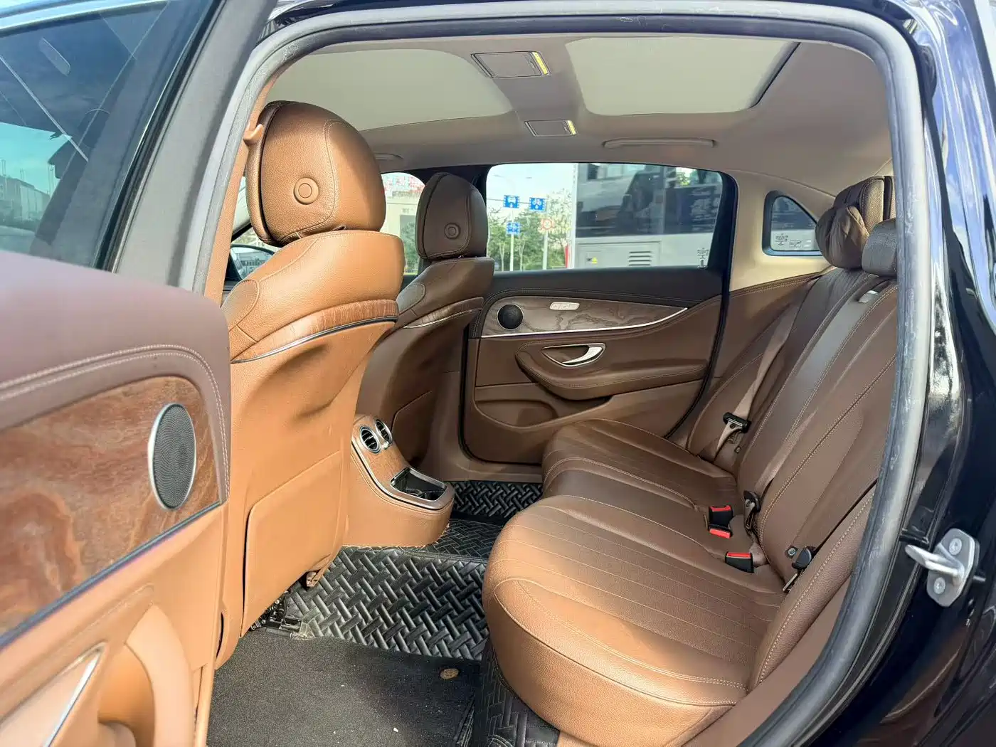 Mercedes-Benz E-Class 2021 E 300 L Fashion фото 4