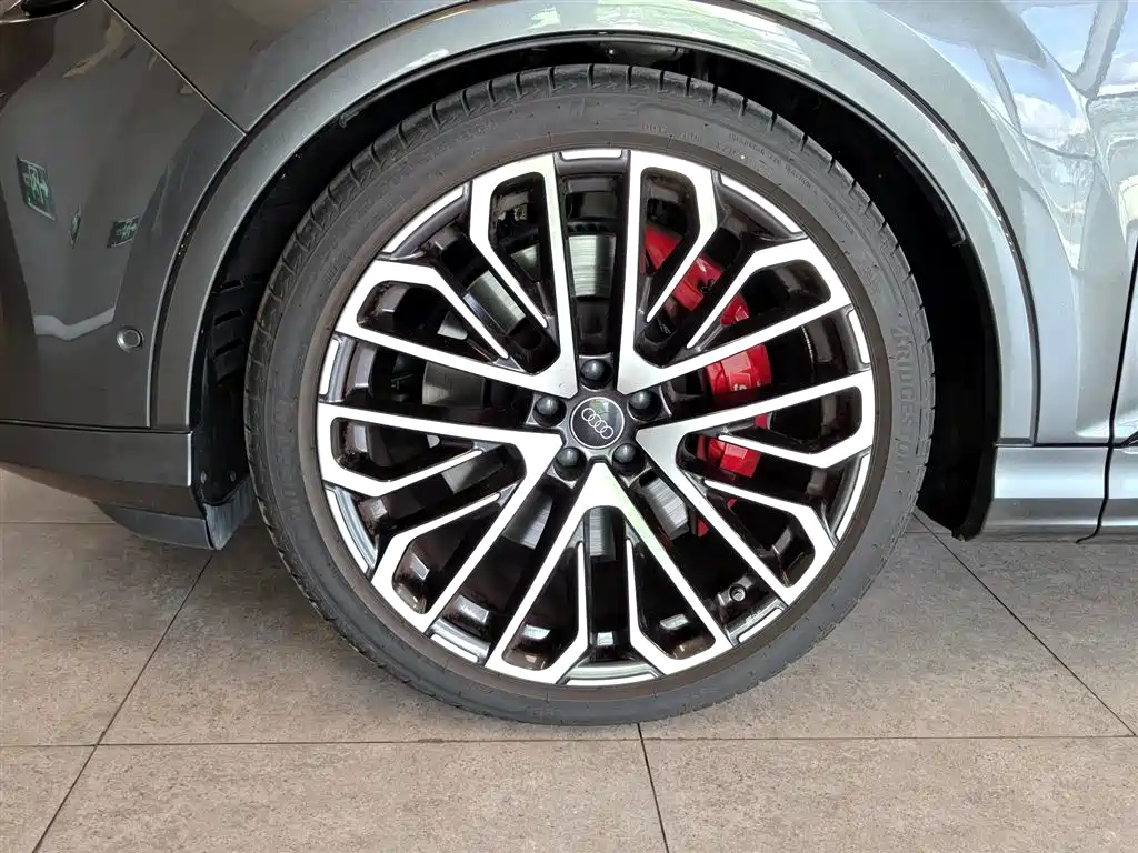 Audi SQ7 2025 2024 4.0 TFSI