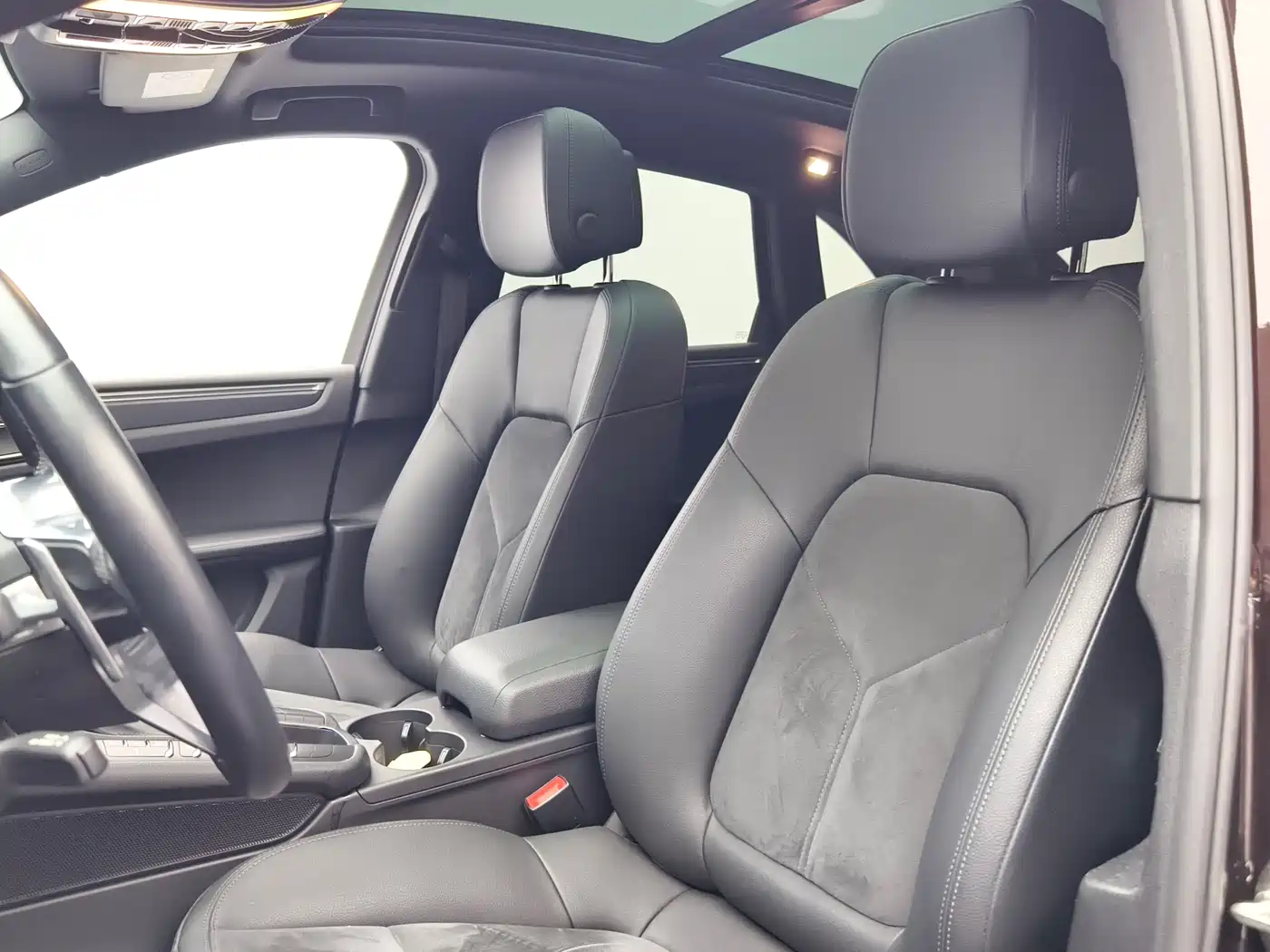Porsche Macan фото 13