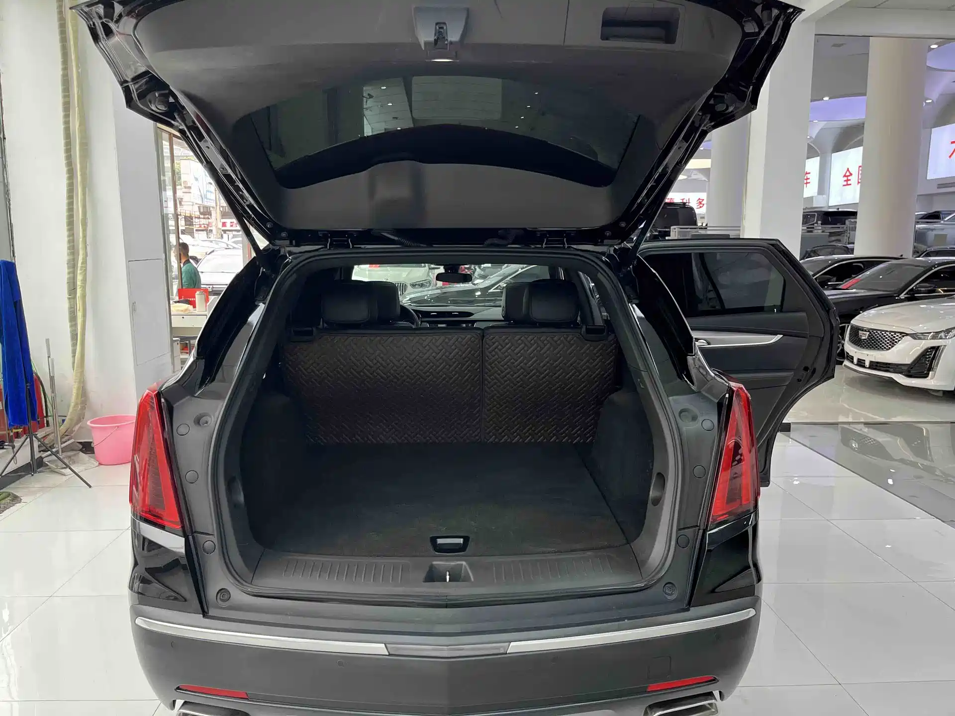 Photo 17 - Cadillac XT5