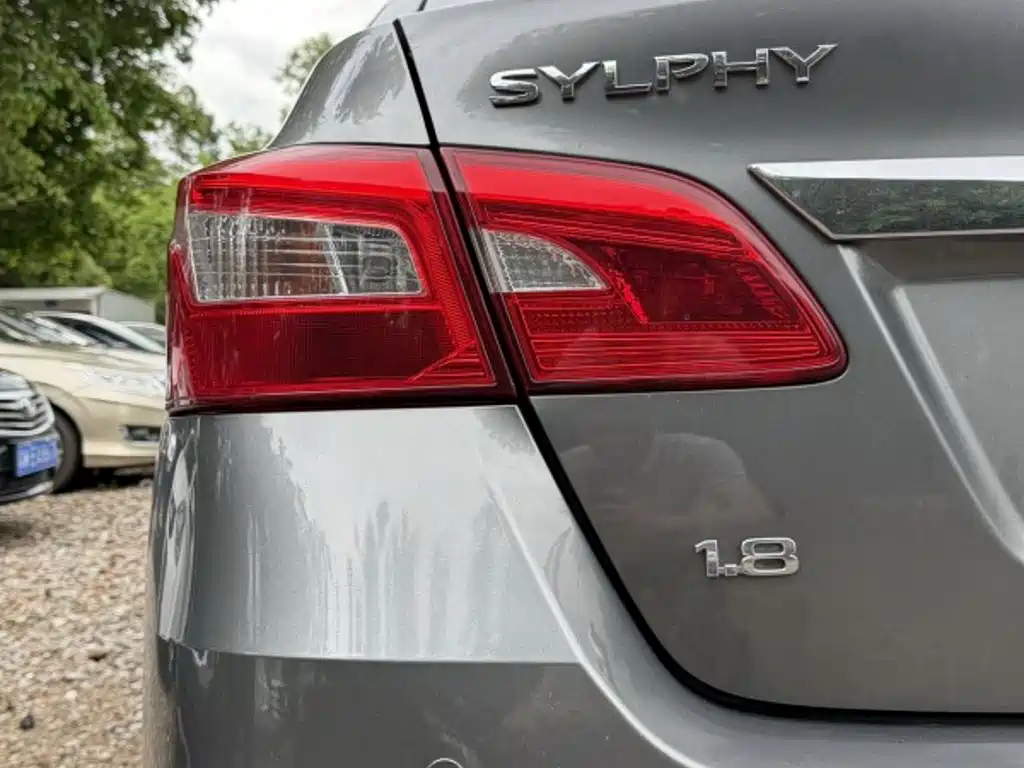 Фото 3 - Nissan Sylphy
