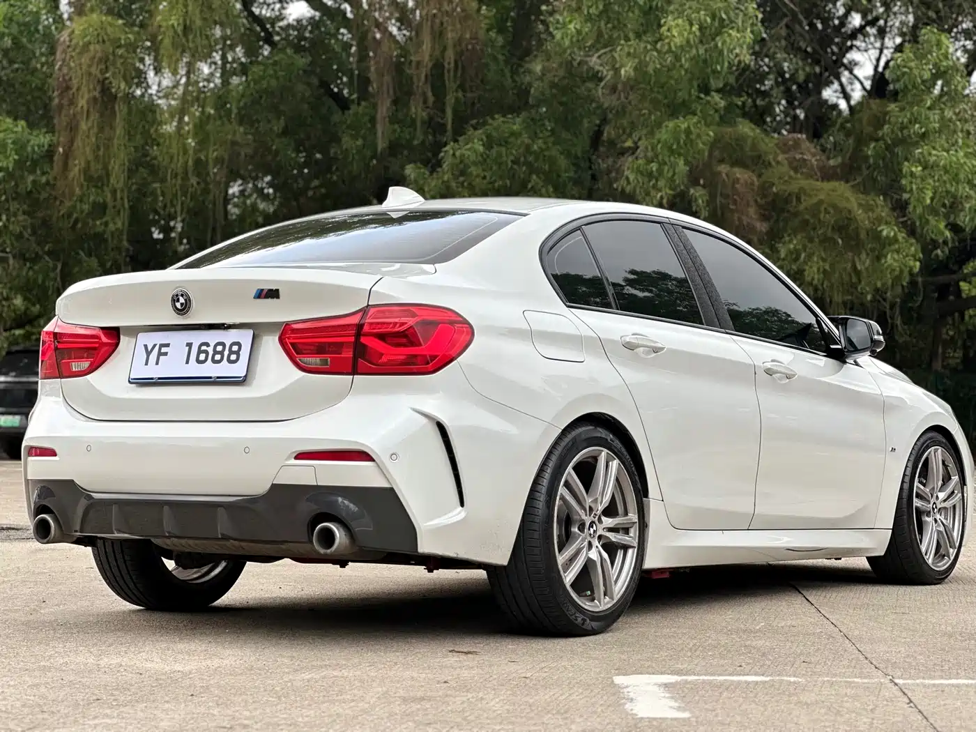BMW 1 Series 2019 120i Leading M Sport Package фото 5