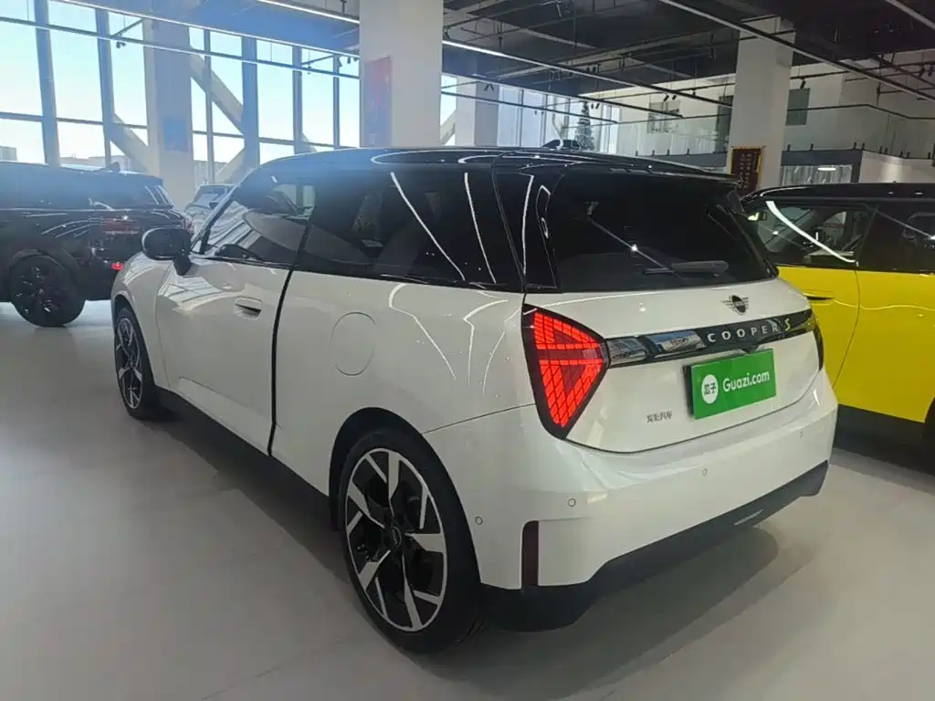 MINI Electric MINI COOPER 2024 2024 452km COOPER SE Artist
