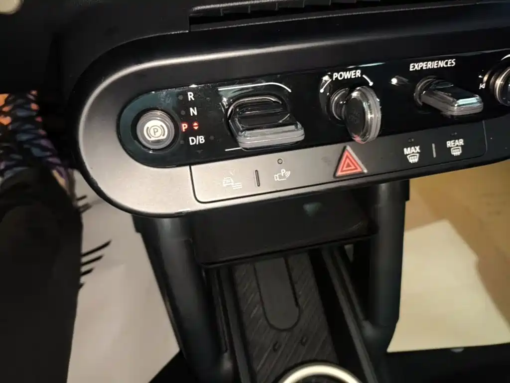 MINI Electric MINI COOPER 2024 2024 452km COOPER SE Artist