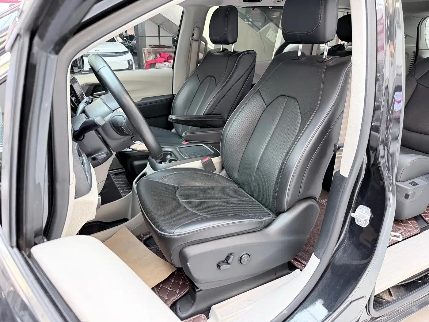 Chrysler Pacifica 2019 2017 3.6L Premium Edition