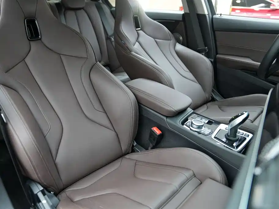 BMW 1 Series 2021 125i M Sport Black Night Edition фото 14
