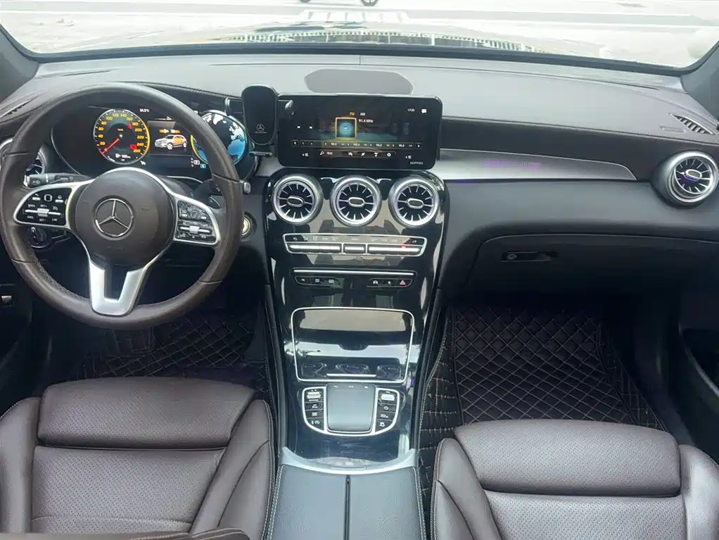MERCEDES-BENZ GLC