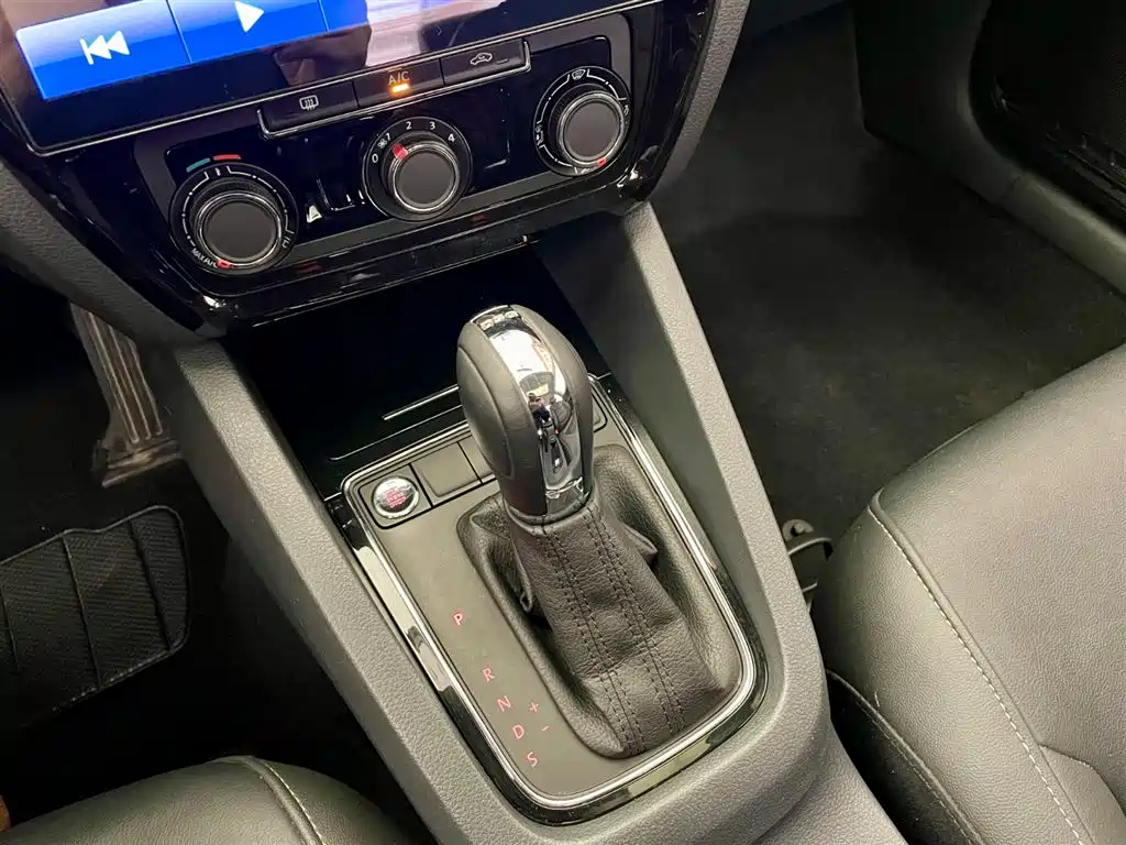Volkswagen Sagitar 2018 280TSI DSG Comfort фото 11