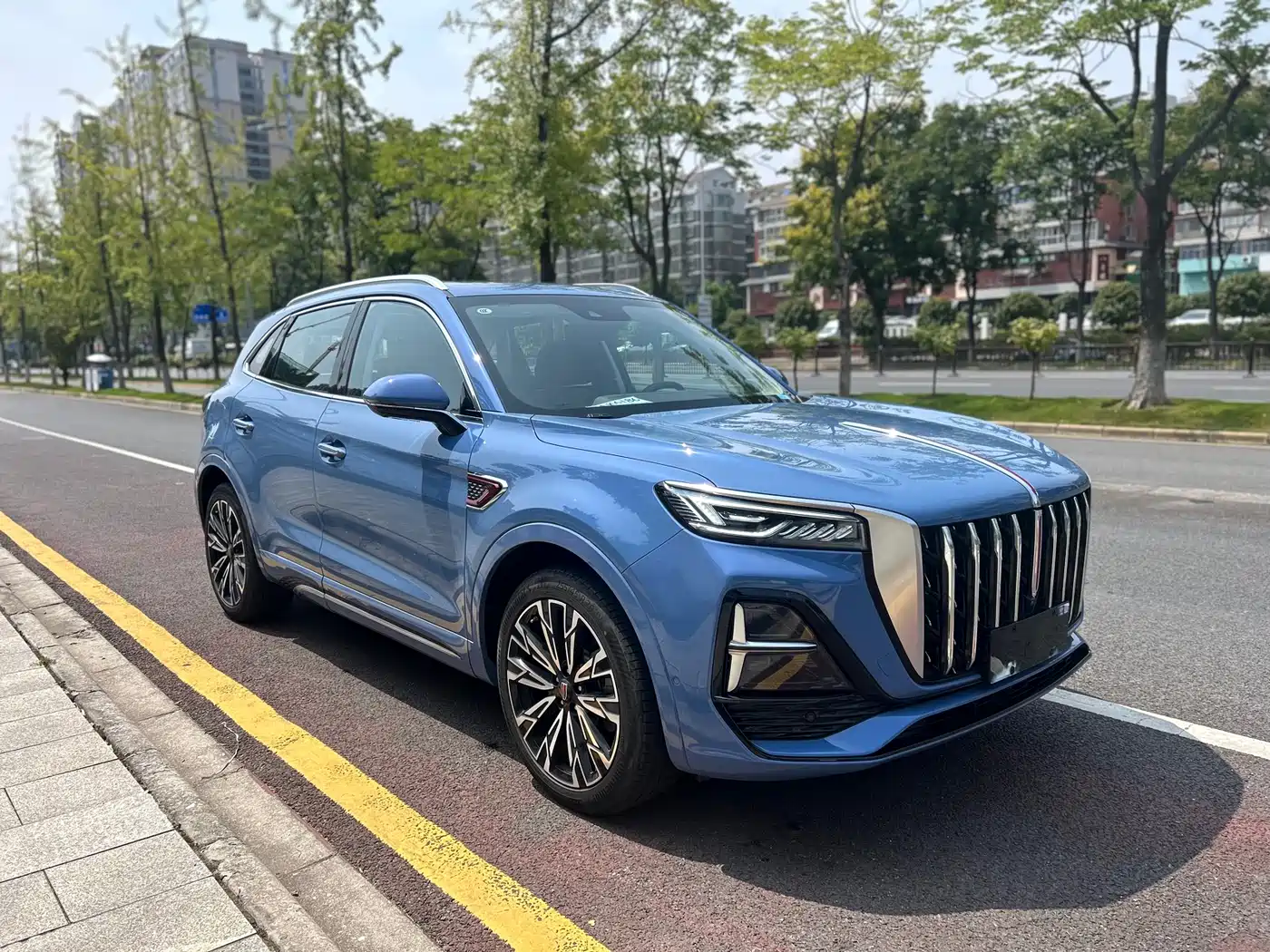 Hongqi HS5 2023 2.0T 4WD Flag Leader Pro