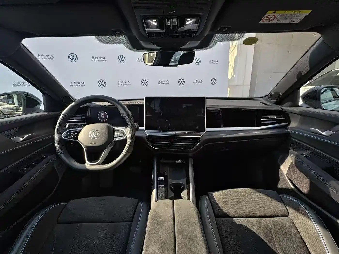 Volkswagen Passat 2025 Model Pro 380TSI Starlight Dragon Premium Edition фото 2