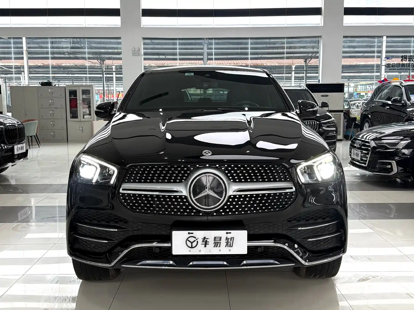 Mercedes-Benz GLE Coupe 2020 GLE 350 4MATIC Coupe SUV Fashion фото 2