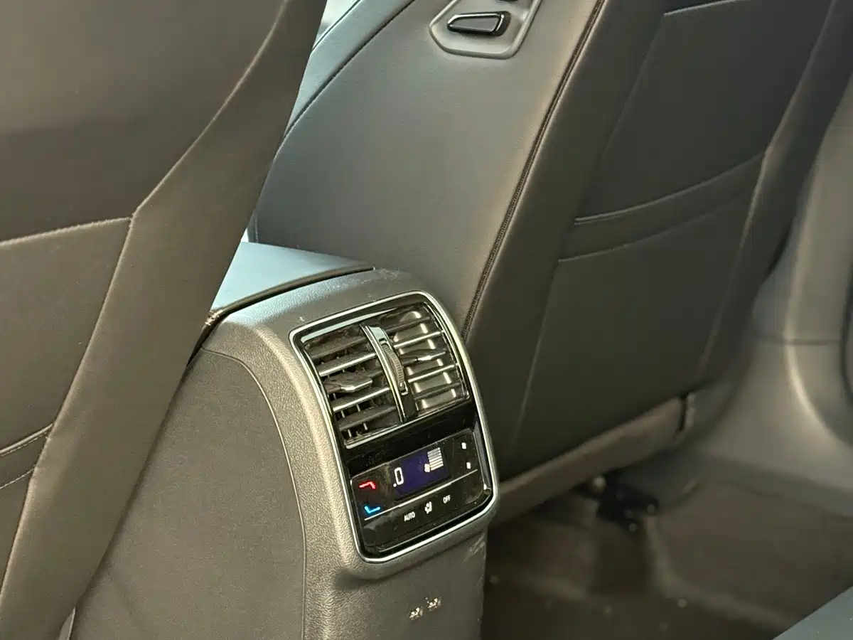 Volkswagen Magotan 2026 Model 30 Million Special Selection 380TSI DSG Luxury фото 7