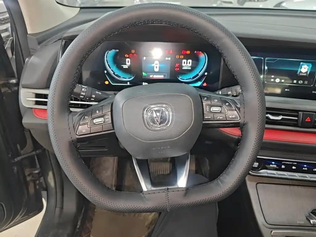 Фото 11 - Changan CS55 PLUS