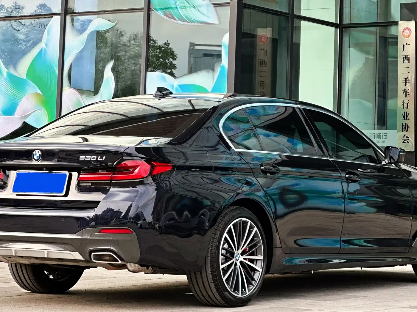 BMW 5 Series 2021 530Li Leading M Sport Package фото 9