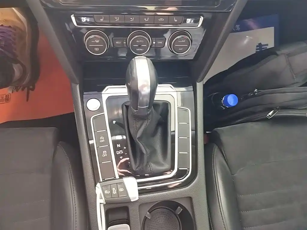 Volkswagen Magotan 2017 330TSI DSG Luxury фото 14