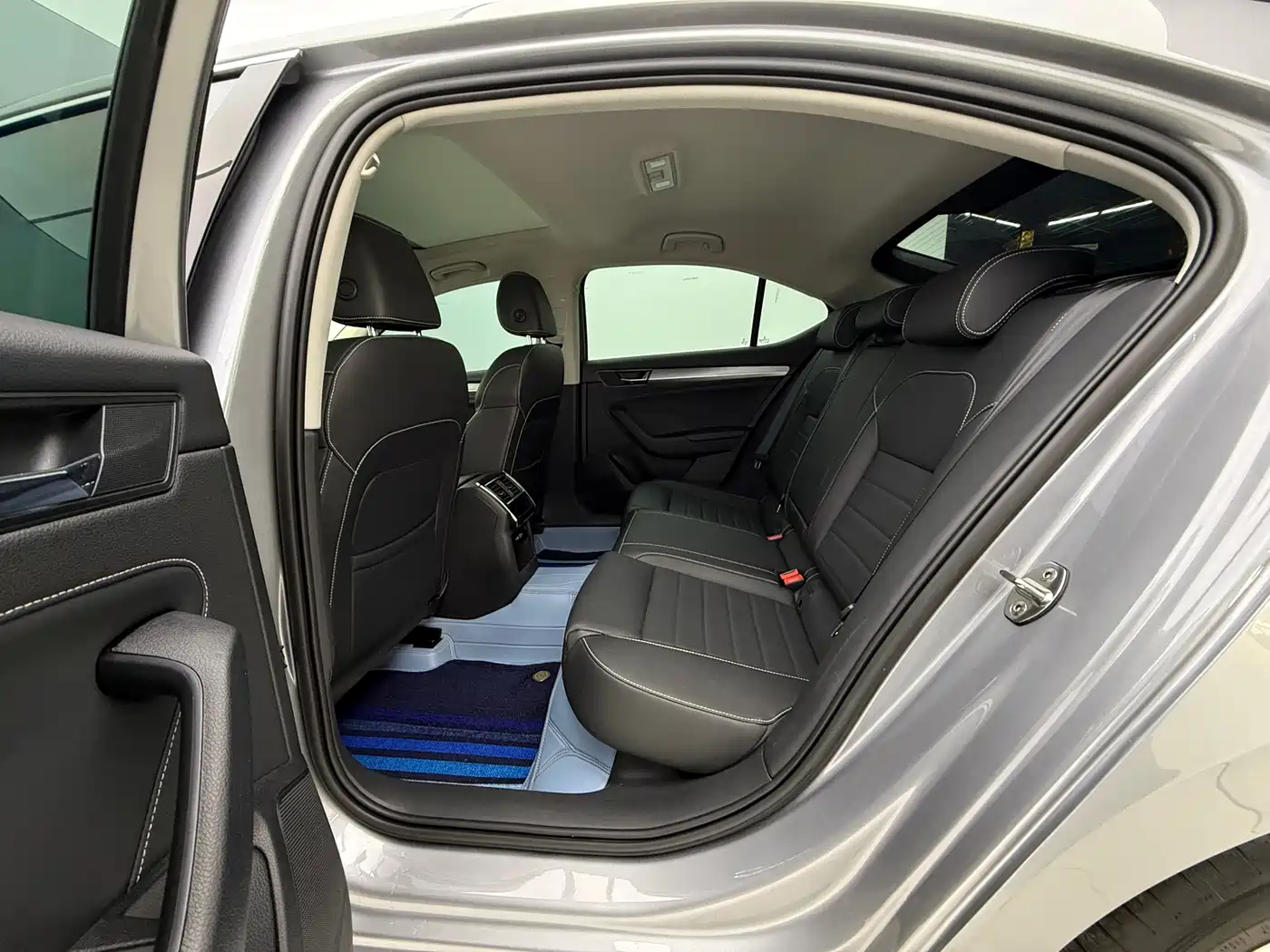 Škoda Superb 2023 TSI280 DSG Premium Edition фото 14