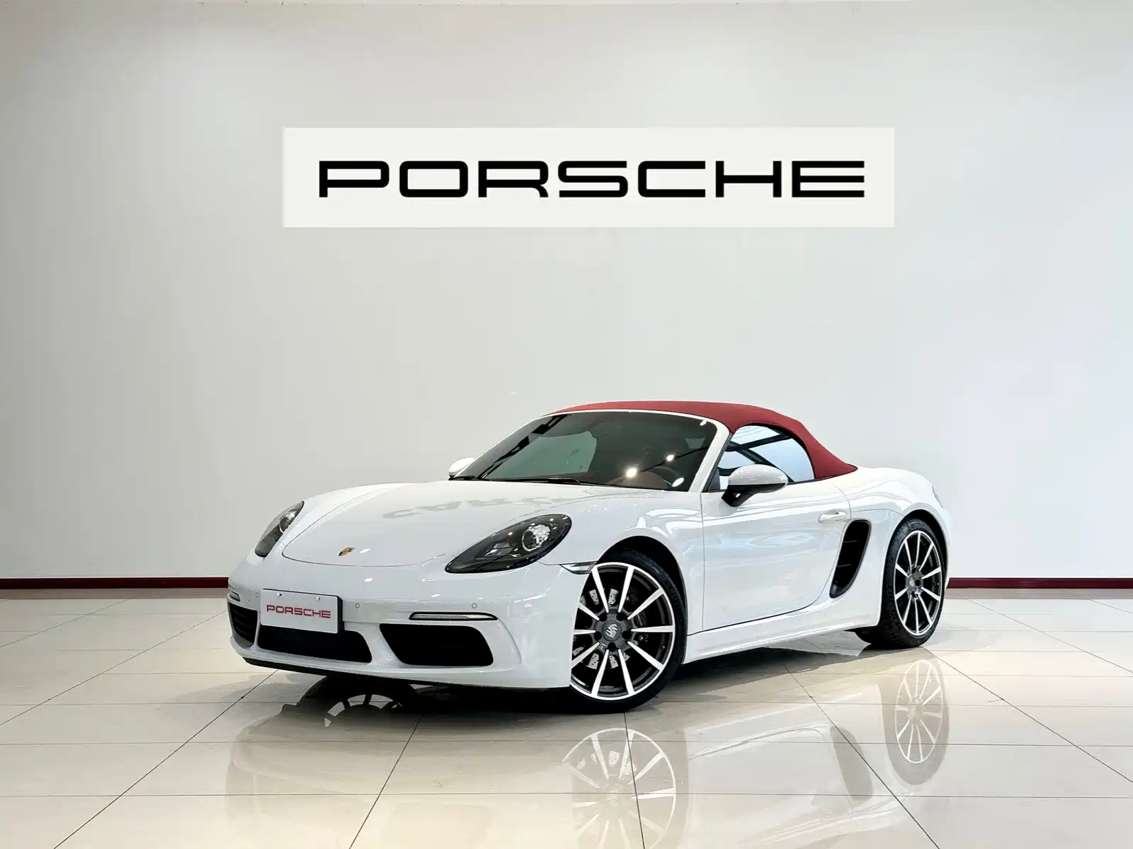 Photo 1 - Porsche 718