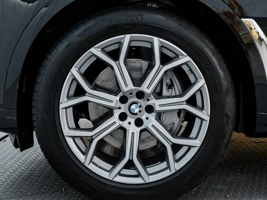 BMW X7 2024 2023 xDrive40i Leading Luxury Package