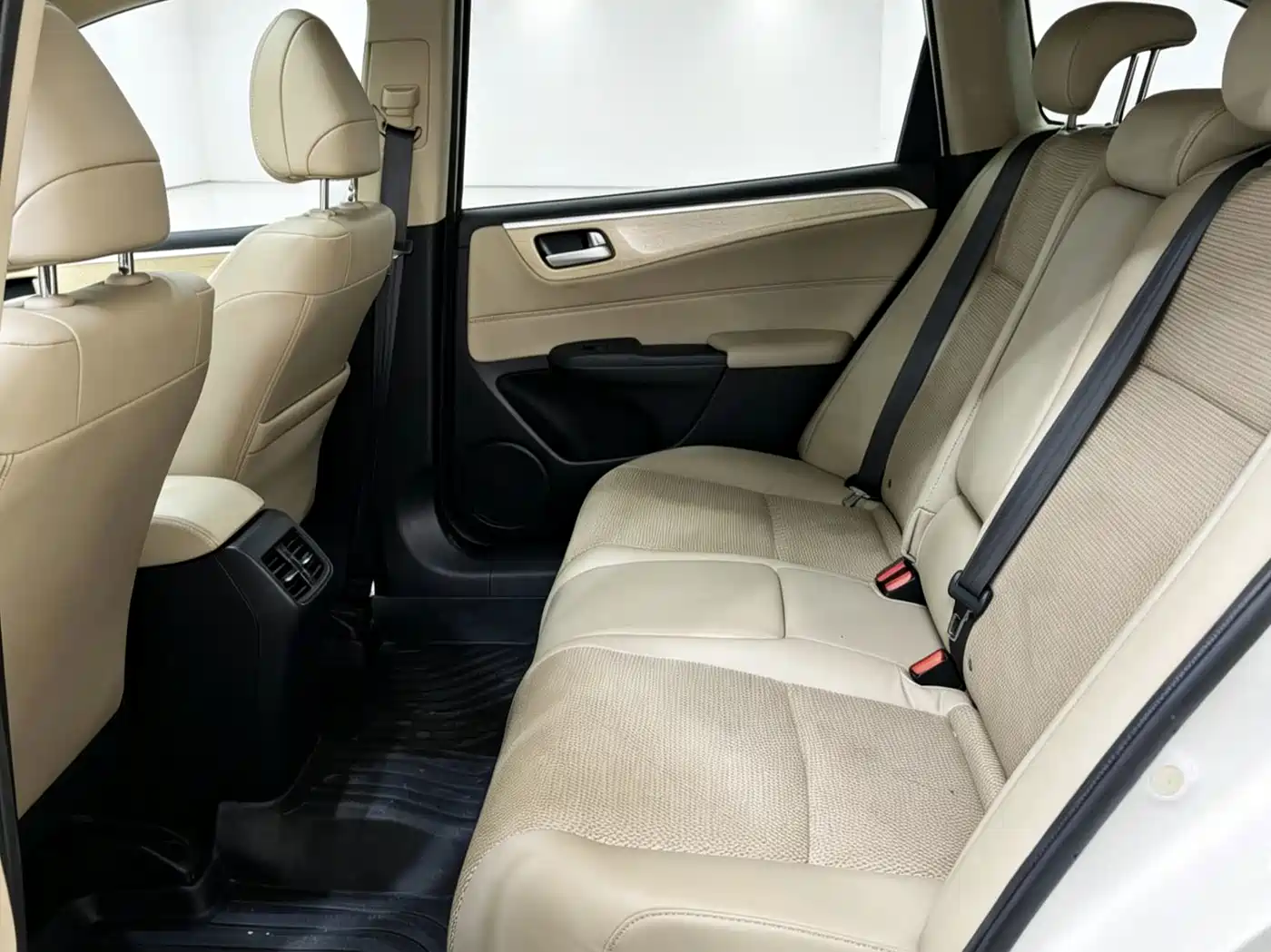 Honda Jade 2016 2016 1.8L Automatic Comfort Elite Version 5-seater