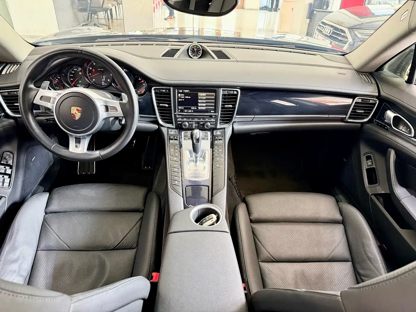 Porsche Panamera 2014 Panamera 4 3.0T фото 8