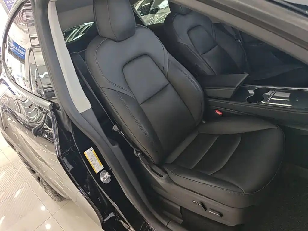 Фото 25 - Tesla Model Y