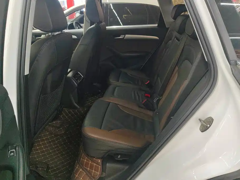 Audi Q5 2018 2017 Plus 40 TFSI Technology