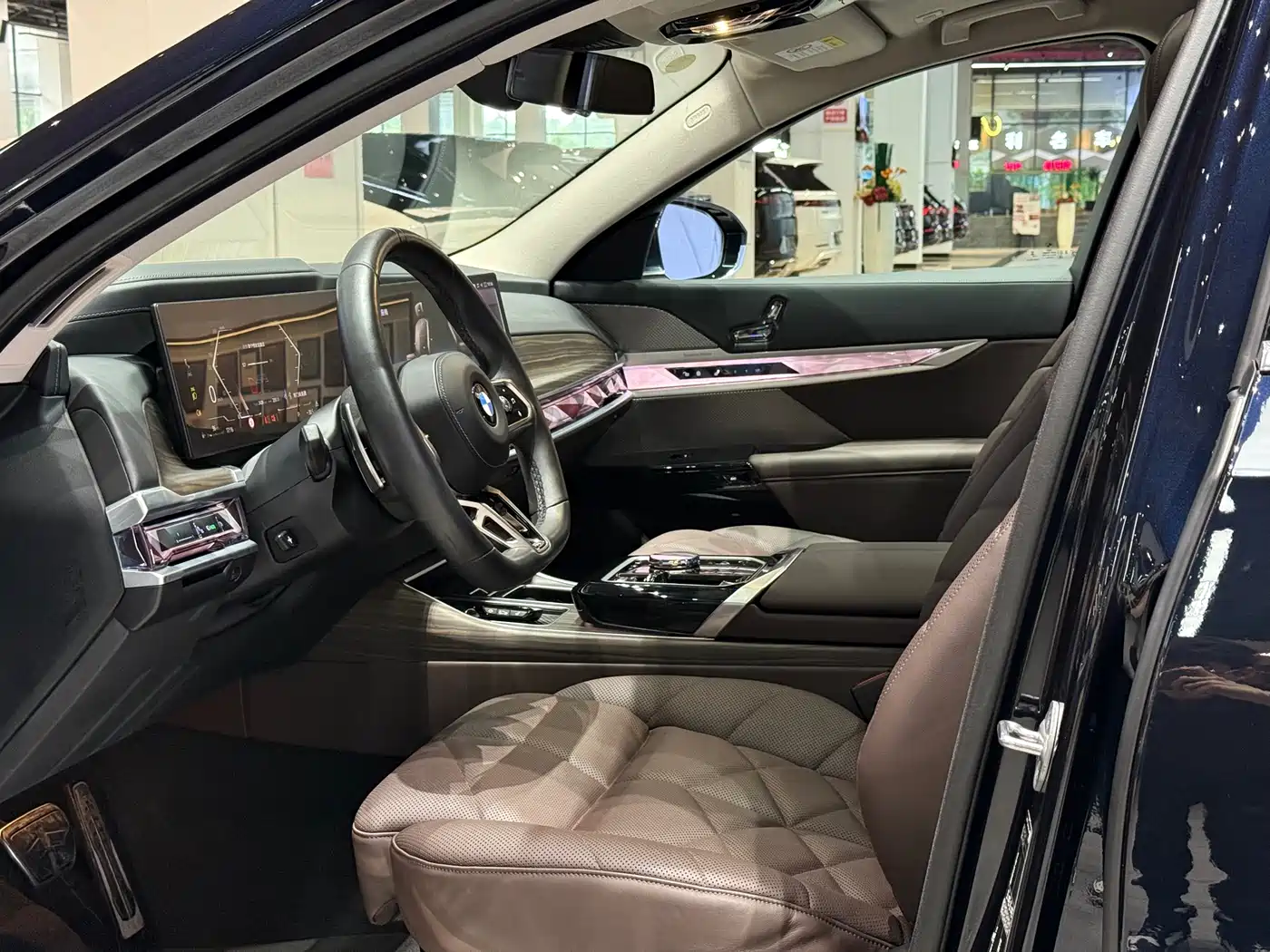 BMW 7 Series 2023 Model 740Li Leading M Sport Package фото 28